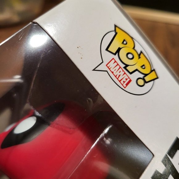 Marvel Deadpool Deadpool (Thumbs Up) Funko Pop - Picture 8 of 8